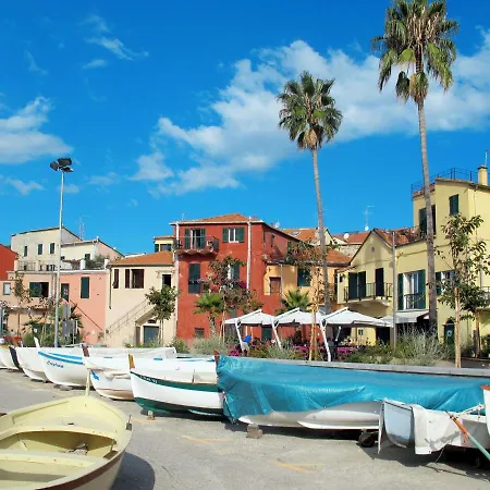 8 1-2 By Interhome * Imperia