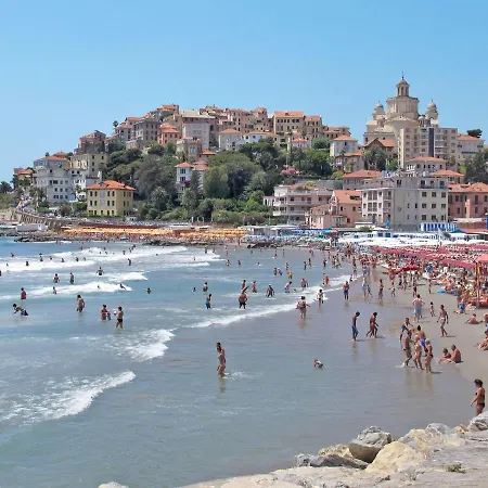 8 1-2 By Interhome Appartement