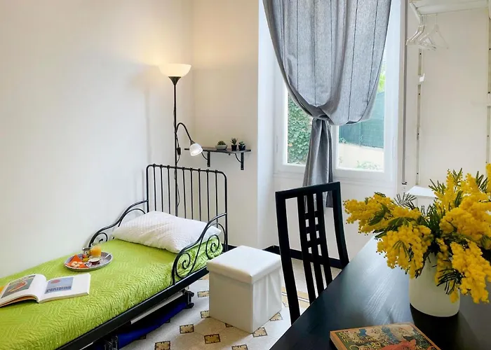 8 1-2 By Interhome Διαμέρισμα Imperia